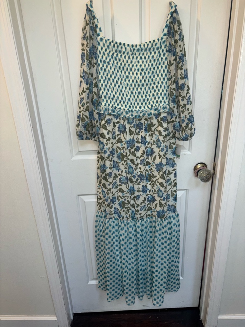 NWT retail $144 size 8 #Taylor
 Blue and green Floral Smocked Maxi Dress